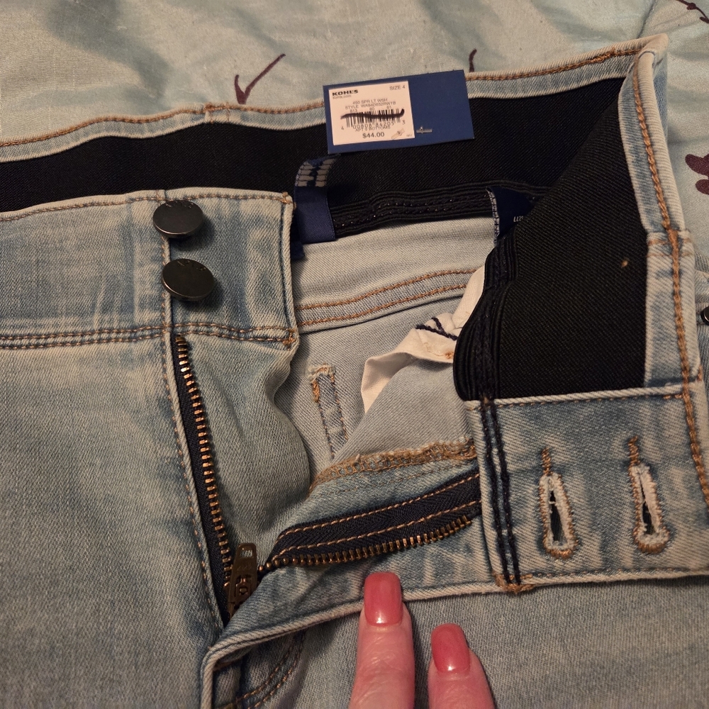 Apt 9 Light Wash Mid Rise Tummy Control Ankle Jeans NWT - Picture 8 of 12